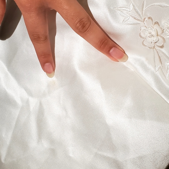 Vintage Off the shoulders Spanish Style Wedding dress - Picture 6 of 17